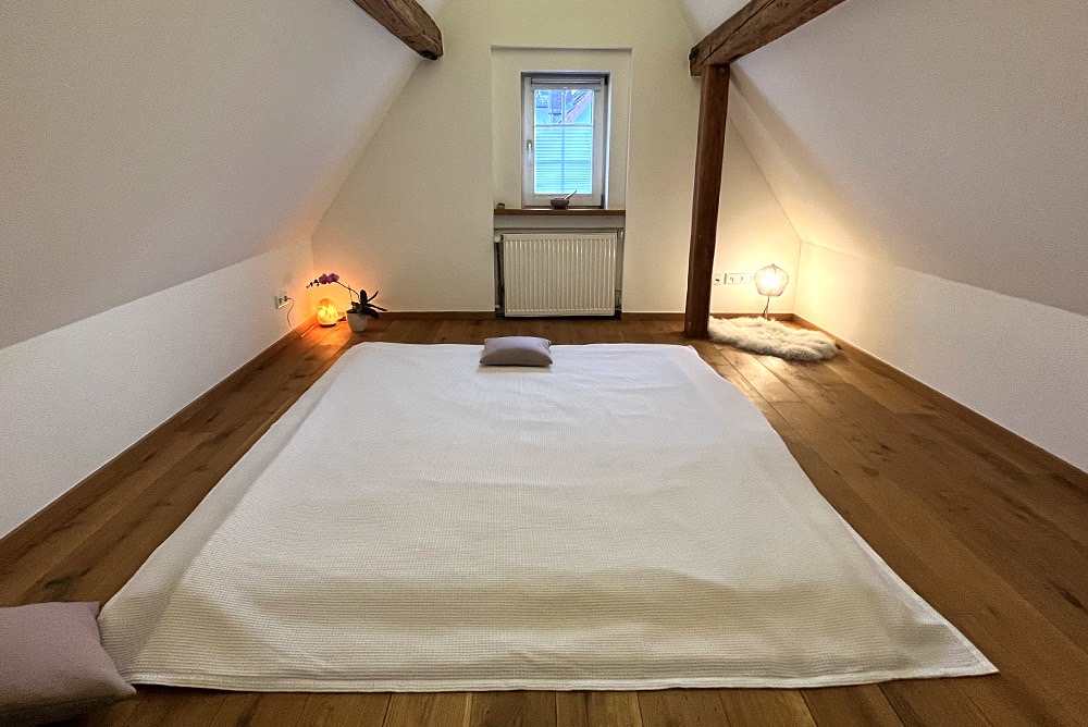 Behandlungsraum Shiatsu, Fußreflexzonenmassage, Reiki und Kobido